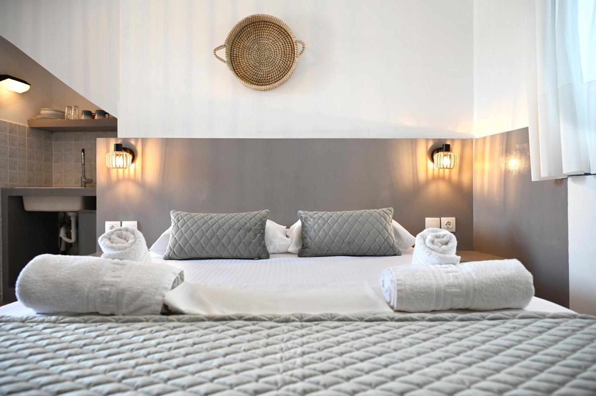 Oneiro Rooms Kythnos Kanala Exterior photo
